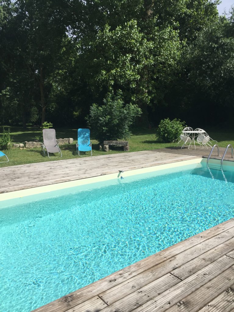 2018 05 piscine vue vers sud jardin